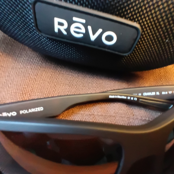 Revo - Picture 5 of 12